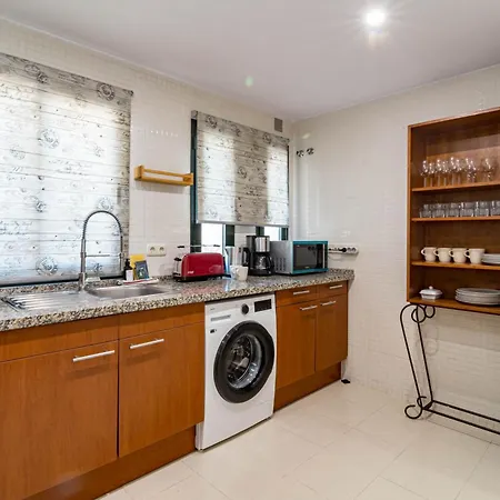 Hp1c.25 - Family-friendly And Well Connected *