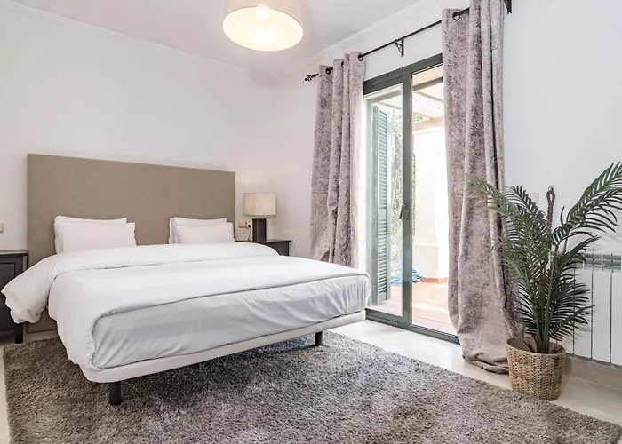 Hp1c.25 - Family-friendly And Well Connected Apartament Marbella